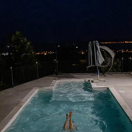 Apartment M&m With Pool