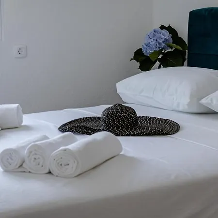 Apartment M&m With Pool