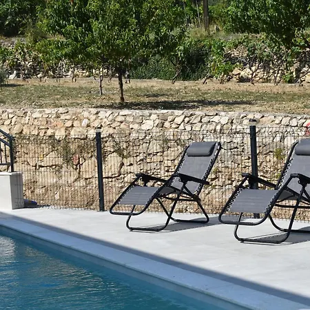 M&m With Pool Apartment *