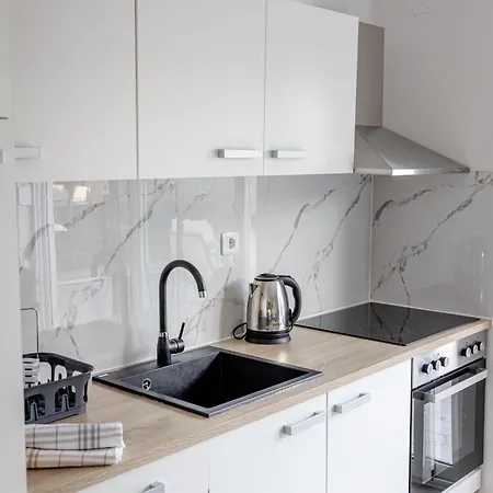 M&m With Pool Apartment