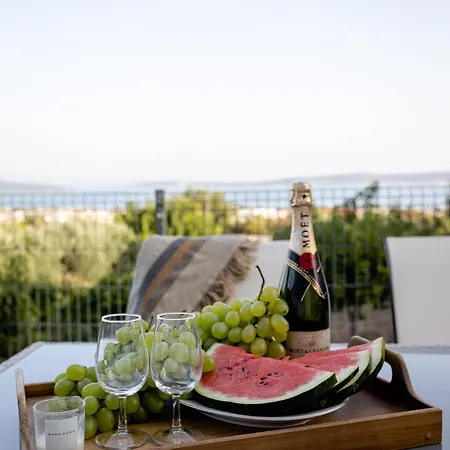 M&m With Pool Apartment