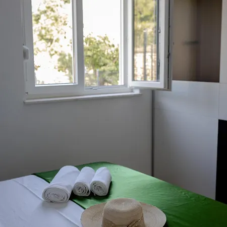 Apartment M&m With Pool Kastel Luksic