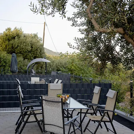 M&m With Pool Apartment