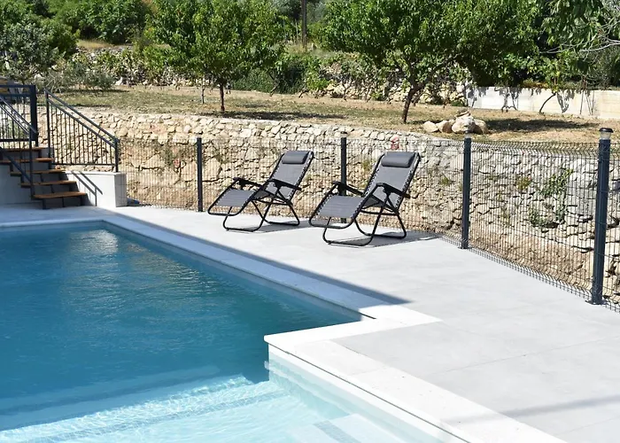 M&m With Pool * Kastel Luksic