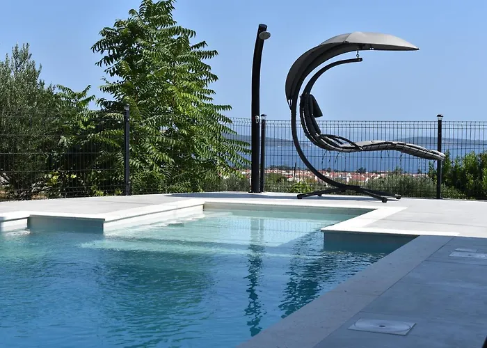 Apartment M&m With Pool