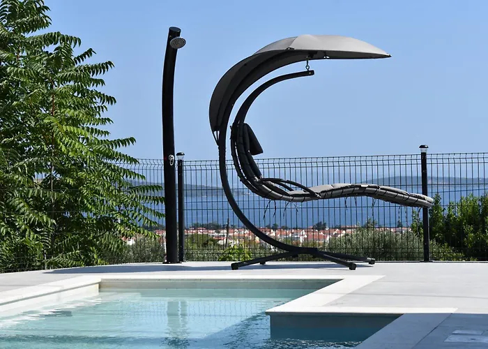 M&m With Pool Apartment