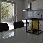 M&m With Pool 아파트