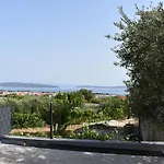 M&m With Pool Kaštel Lukšić