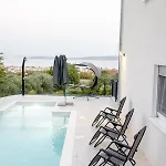 M&m With Pool 아파트