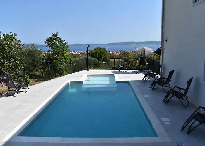 M&m With Pool Apartman