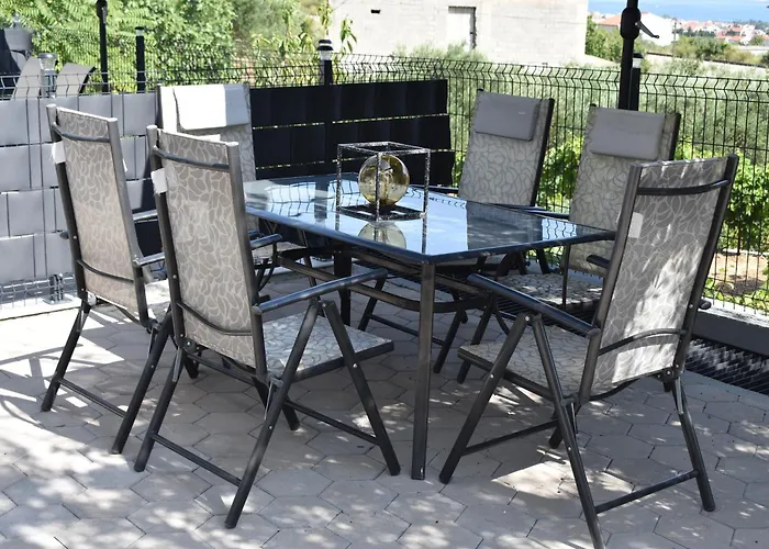 M&m With Pool Apartman Kastel Luksic